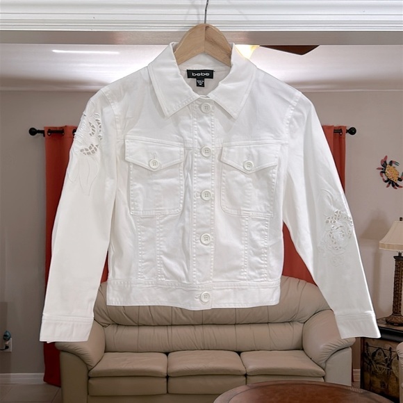 bebe Jackets & Blazers - Vintage Y2K Bebe Women’s White Cropped Eyelet 3/4 Length Sleeve Jacket Size M